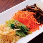 Wagyuu Yakiniku Burakku Horu - 箸休めに彩り野菜ナムル