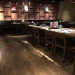 水炊き もつ鍋 鳥料理 博多 華味鳥 - 店内   ダイニング