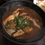 大衆酒場 ゑびす - 〆の魚のあら汁180円 赤だしで旨い！