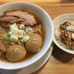 人類みな麺類 - macro チャーシュー＆メンマ厚 + 煮玉子W (´∀｀) 豚丼