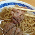 ラーメン二郎 - 麺と一緒に食べる