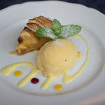 レストラン　マキシミュー - りんごのタルト