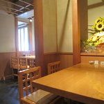 石臼挽き手打 蕎楽亭 - 奥のテーブル席