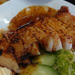 分厚いけど柔らかい豚ロースと、旨いソース