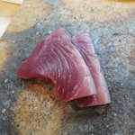 日本橋橘町　都寿司 - 鰹（背の部分）