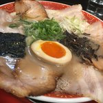 呼び戻しとんこつ 光四郎 - 特製チャーシューメン