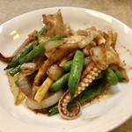 ゆたか - イカとインゲンのニンニク醤油炒め