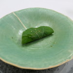 MAISON LAFITE - 和牛のスパイスのリエットをナスタチウムで包んで