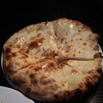 行徳ビリヤーニーハウス - チーズナン450円