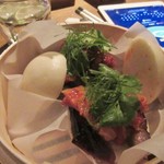 Longtail - 二品目は角煮をフカフカ蒸しパンでいただきました。
            
            