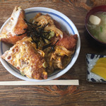 Marukin Shokudou - カツ丼1000円 味噌汁とお漬物付きです