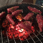 万正 - ヒモ焼き焼き風景