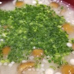 鮨匠 のむら - (32)滑子と山芋のお味噌汁
      飲んで食べてですが、お味噌汁を頂くといつもホッとします。