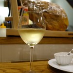 フレンチ食堂 iTToku - （2018/9月）特別なグラスワイン白