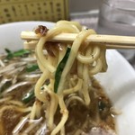 中華麺店 喜楽 - 太麺と焦がしネギの相性が美味さの秘訣かな。