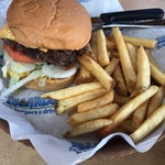 Islands Fine Burgers & Drinks - 