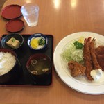 Tonkatsu No Matsui - ミックスフライ＋セット（700円＋300円）！ミックスフライは海老フライ小×2、唐揚げ、ミニヘレかつ×2！
                        セットはご飯、味噌汁、一品、漬物で大満足！！！