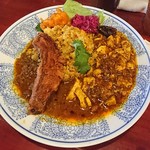 大衆中遊華食堂 八戒 - 揚げスペアリブカリｲ×四川麻婆カリｲ(カレー炒飯Ver)