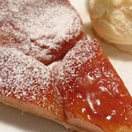 Tarte tatin with homemade ice cream