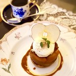 コーヒーパーラー ヒルトップ - 秋から冬にかけてりんごがおいしいですよね。
今年はりんごのスイーツを沢山食べたいな。