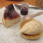 フランス惣菜と串カツ マルブラード - バスクチーズケーキ