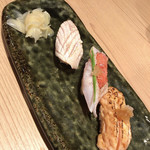 築地 すし好 - 冬の炙り三種(左上から、ぶり、金目鯛、サーモン)