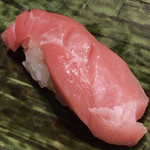 築地 すし好 - 「おまかせ」のまぐろトロ