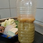 はたの串料理 - ストレートのスープはペットボトルで