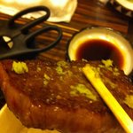 食彩和牛 しげ吉 - 銅賞さくら牛のランプ（焼き上がり後）