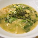 dashi+ - 「鶏白湯＋B栄養満点＋美肌麺」の海老ワンタントッピング！