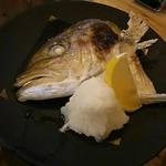 立ち拠り酒場 榮 - 2018.11.10  【カンパチのおかしら塩焼き】 480円