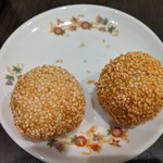 菜香新館 - ごま団子