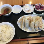 餃子苑 富丘の里 - 餃子定食（860円＋税）