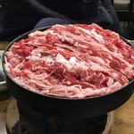 すき焼･鍋物 なべや - 牛肉鉄鍋930円
