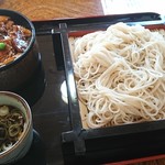 そば処　食堂正福 - 大もりそば800円と、豚丼並900円