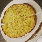 MKYアメリカンレストラン＆バー - 『ガーリックトースト』お好みでアンチョビをのせてお召し上がりください