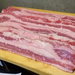 24시 통돼지 찌개집 강남2호점 - 숯불생삼겹살(スップルセンサムギョプサル/炭火豚の三枚肉)　1人前(150g)12000₩