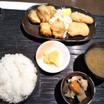 はなの舞 - 唐揚げ定食 ６５０円(税込)(2018年11月7日撮影)