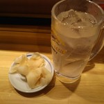 立ち寿司横丁 - レモンサワーとガリ