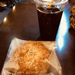 Senchuri Kafe - アイスコーヒー(L)370円 大葉と明太子のフランスパン320円