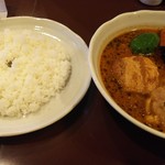 札幌スープカレー専門店エスパーイトウ - 角煮です。個人的には、食器は白以外が美味しく映えると思います。