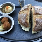 カールヴァーン ブルワリー＆レストラン  - ◎アラビアンバーガー2500円