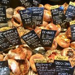 Pane Ho Maretta - 中央テーブル