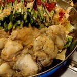 地鶏料理ともつ鍋居酒屋 一八 - 牛もつ鍋 味噌