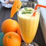 UNDER MOUNTAIN - 生絞りフレッシュオレンジジュース