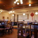 中国料理 甜甜酒楼 - チャイナ感ある店内