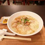 豚骨清湯・自家製麺 かつら - 