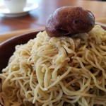 恵那川上屋 - てっぺんに乗っている渋皮栗のトッピング