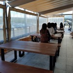 恵那川上屋 - テラス席の様子