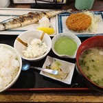 磯丸水産 - 生さんまの塩焼き定食１匹付け（787円（＋税）